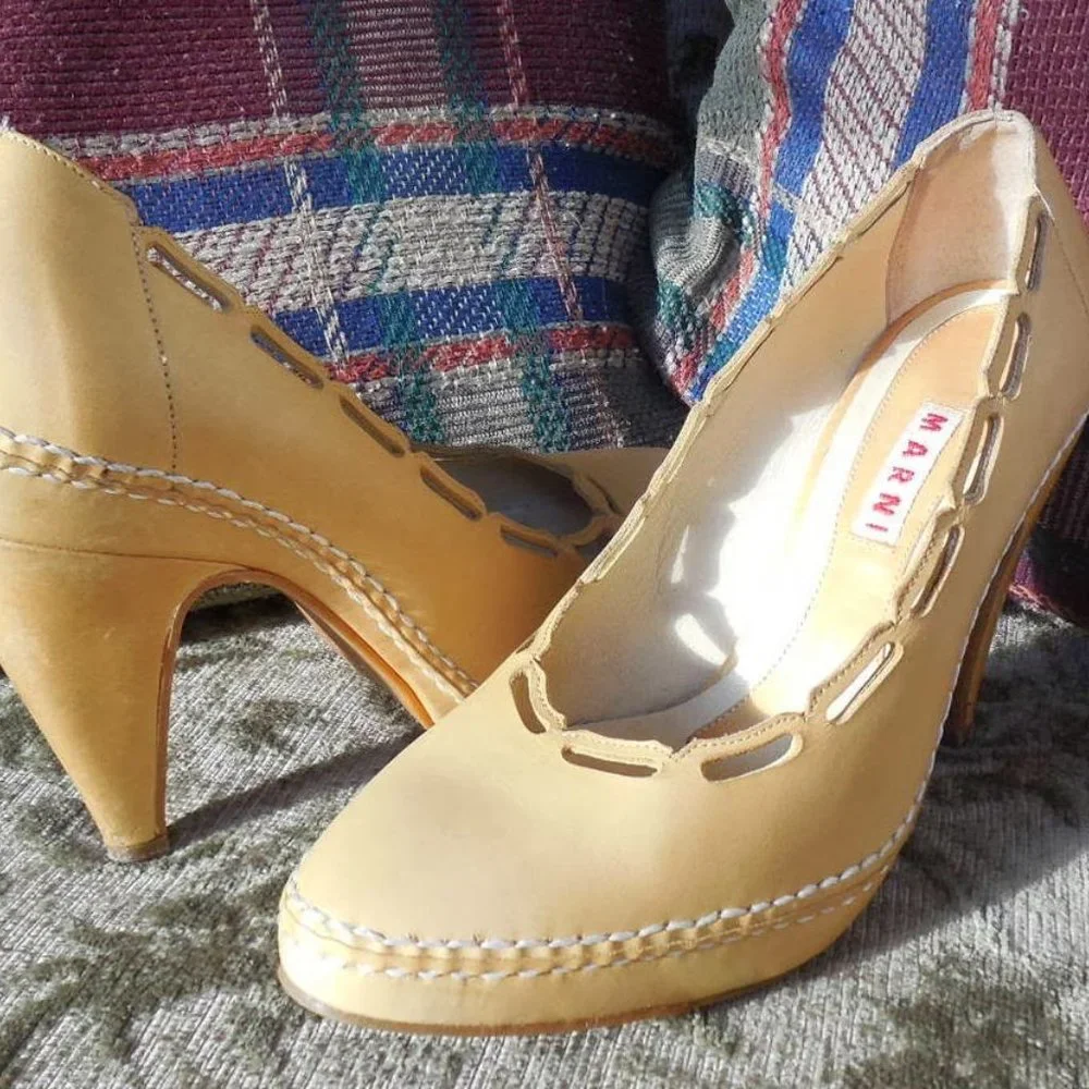 Marni Cutout Nude Leather Pumps Almond Toe High Heels EU 35.5 US 5 5.5 Italian